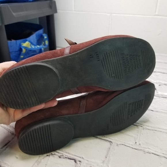 BeautiFeel suede embroidered mary janes - Picture 6 of 15